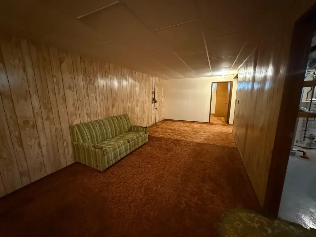 604 3 Street E Hanna AB T0J1P0