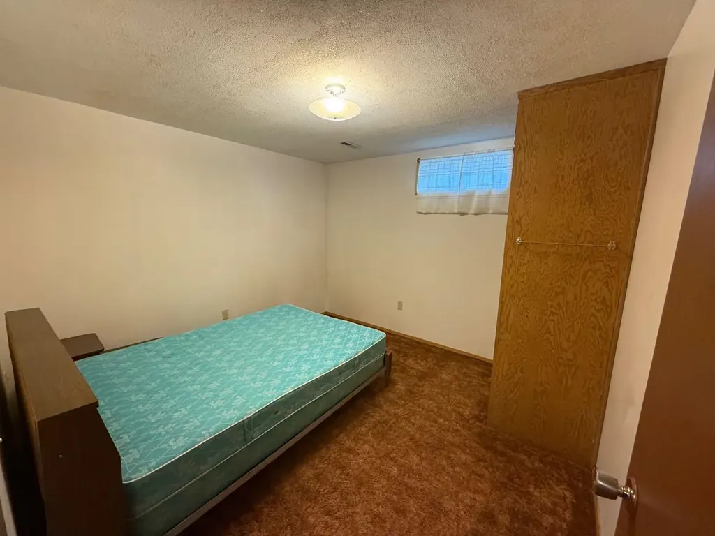 604 3 Street E Hanna AB T0J1P0