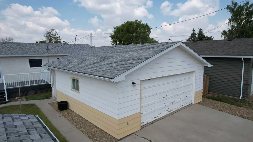 604 3 Street E Hanna AB T0J1P0
