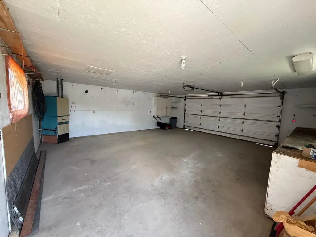 604 3 Street E Hanna AB T0J1P0