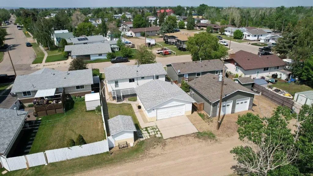 604 3 Street E Hanna AB T0J1P0