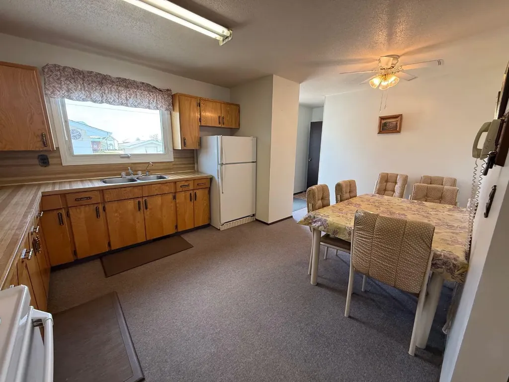 604 3 Street E Hanna AB T0J1P0