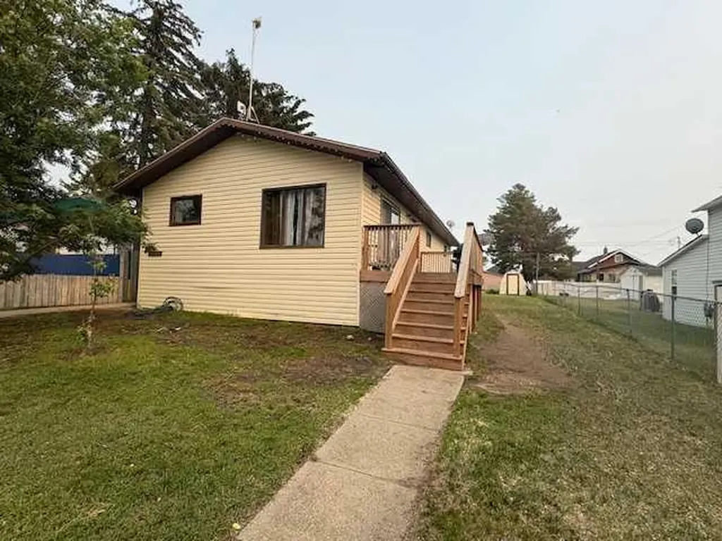 5027 52 Street Hardisty AB T0B1V0
