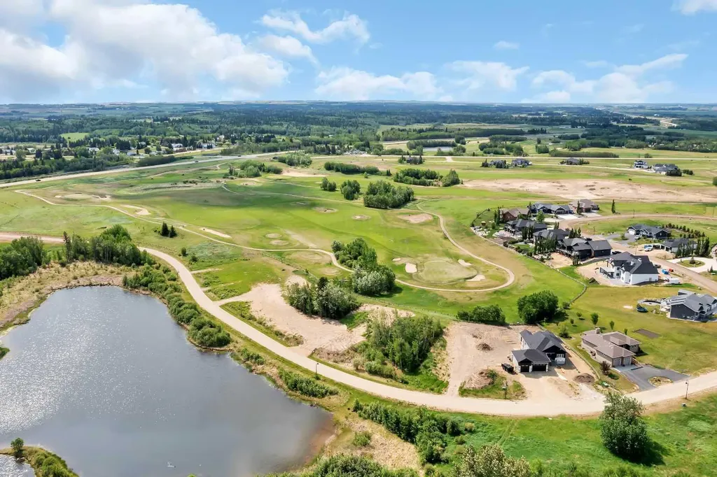 305 Wolf Run Drive Rural Ponoka County AB T4L 1X9