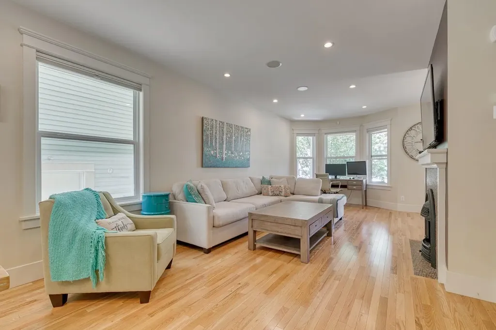 609 23 Avenue SW Calgary AB T2S0J6