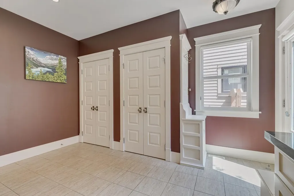 609 23 Avenue SW Calgary AB T2S0J6