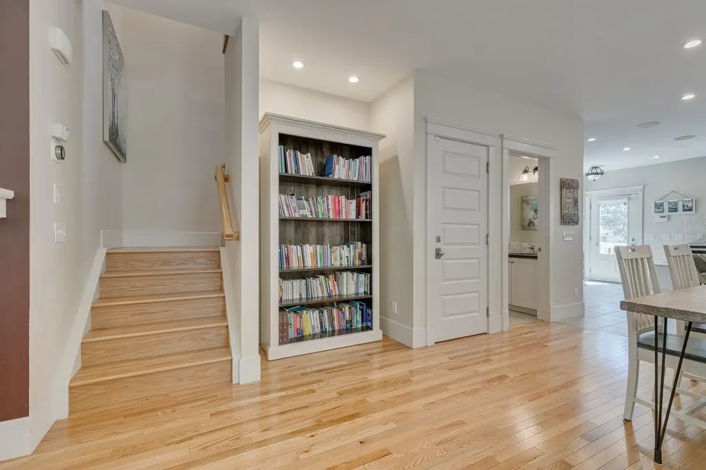 609 23 Avenue SW Calgary AB T2S0J6
