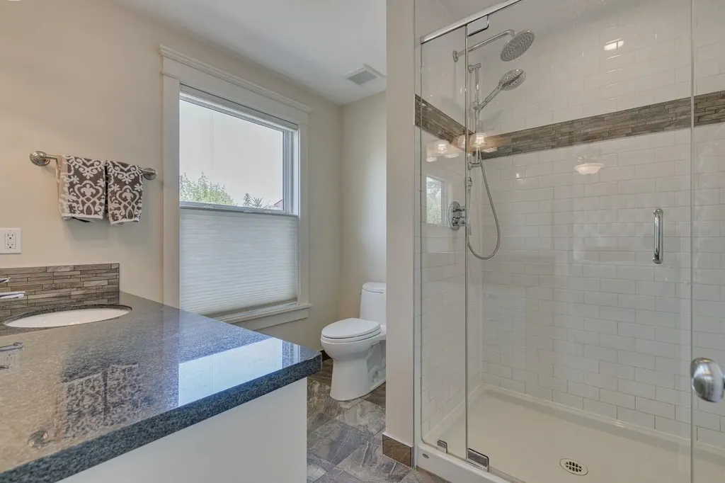 609 23 Avenue SW Calgary AB T2S0J6