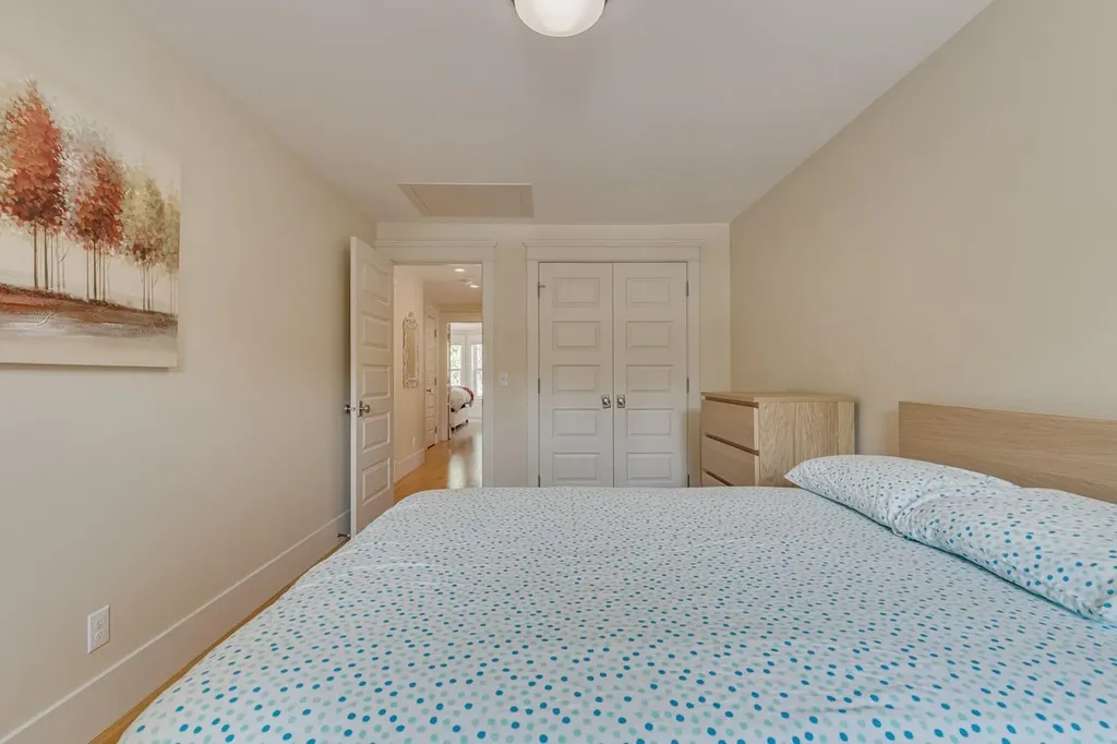 609 23 Avenue SW Calgary AB T2S0J6