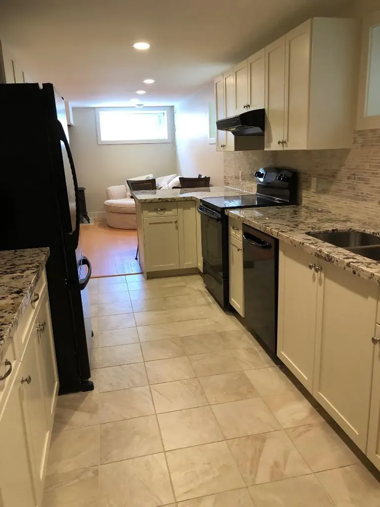 609 23 Avenue SW Calgary AB T2S0J6