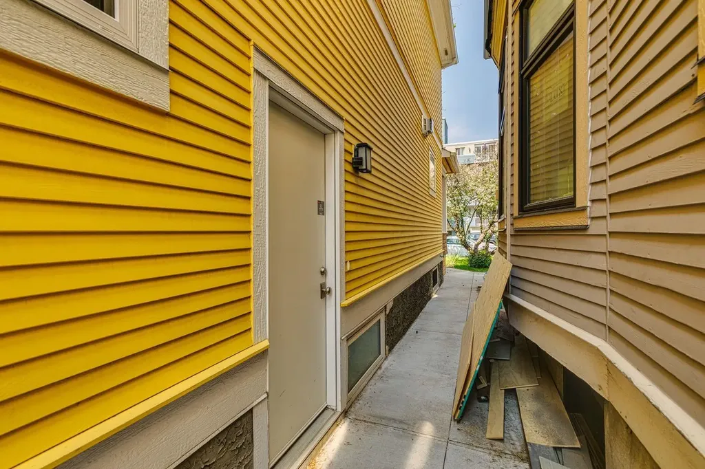 609 23 Avenue SW Calgary AB T2S0J6