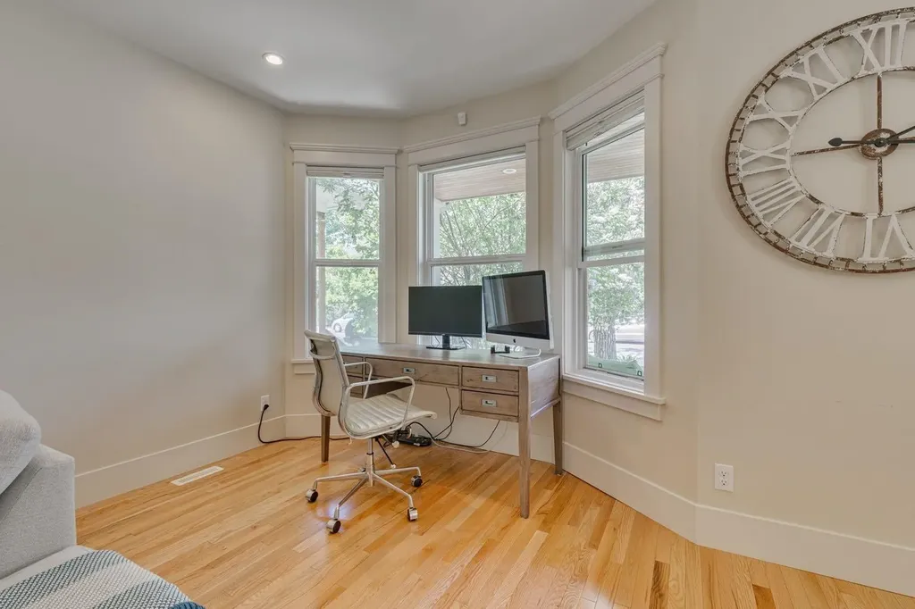 609 23 Avenue SW Calgary AB T2S0J6