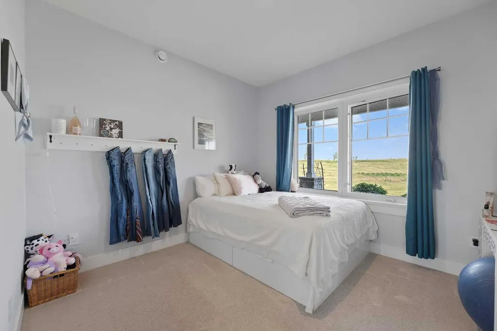 32325 Range Road 24 Rural Mountain View County AB T4H4B8