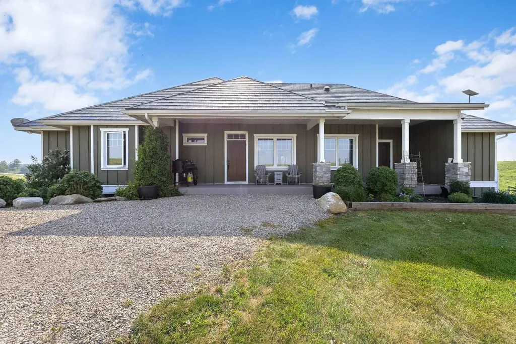 32325 Range Road 24 Rural Mountain View County AB T4H4B8