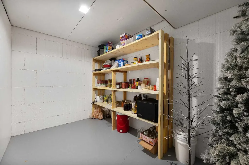 32325 Range Road 24 Rural Mountain View County AB T4H4B8