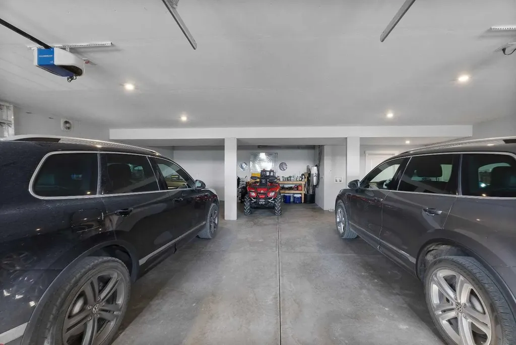 32325 Range Road 24 Rural Mountain View County AB T4H4B8