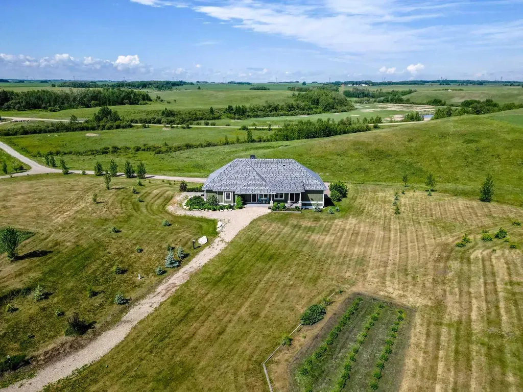 32325 Range Road 24 Rural Mountain View County AB T4H4B8