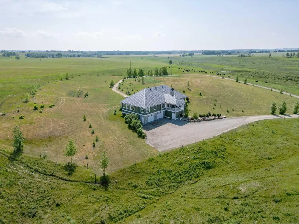 32325 Range Road 24 Rural Mountain View County AB T4H4B8