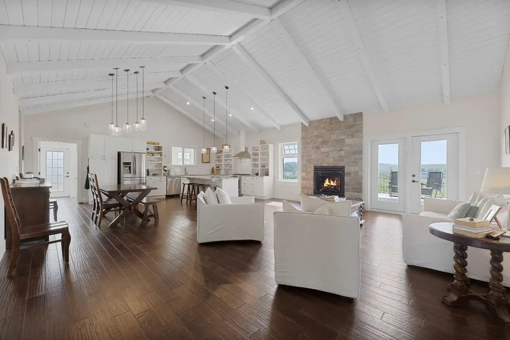 32325 Range Road 24 Rural Mountain View County AB T4H4B8