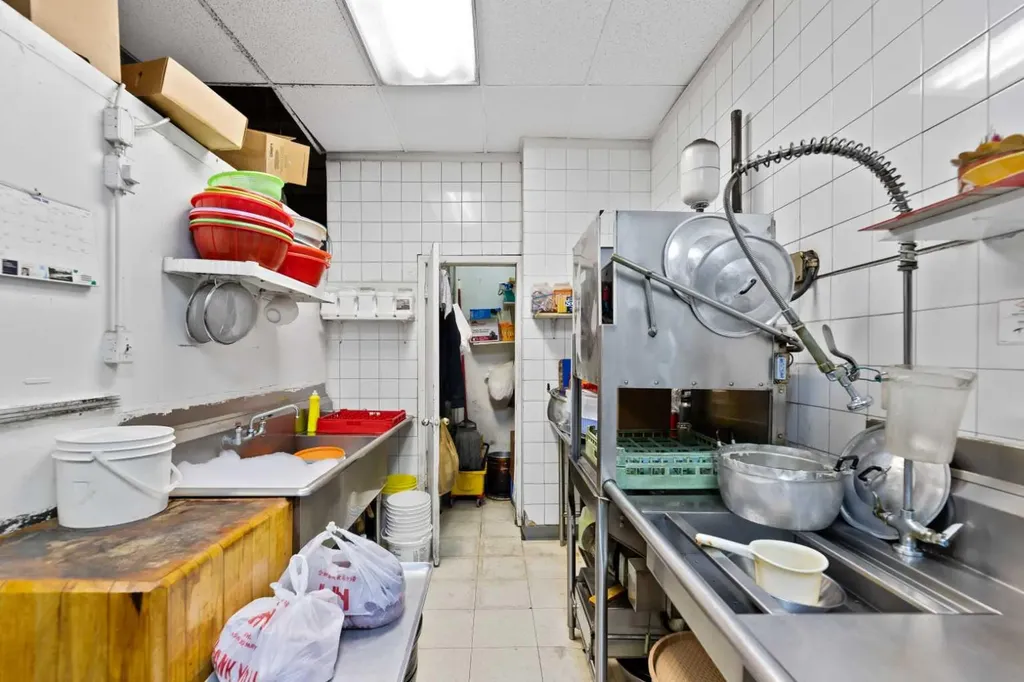 2066 18 Avenue NE Calgary AB T2E8N5