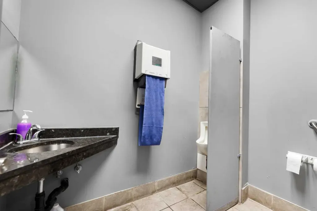 2066 18 Avenue NE Calgary AB T2E8N5