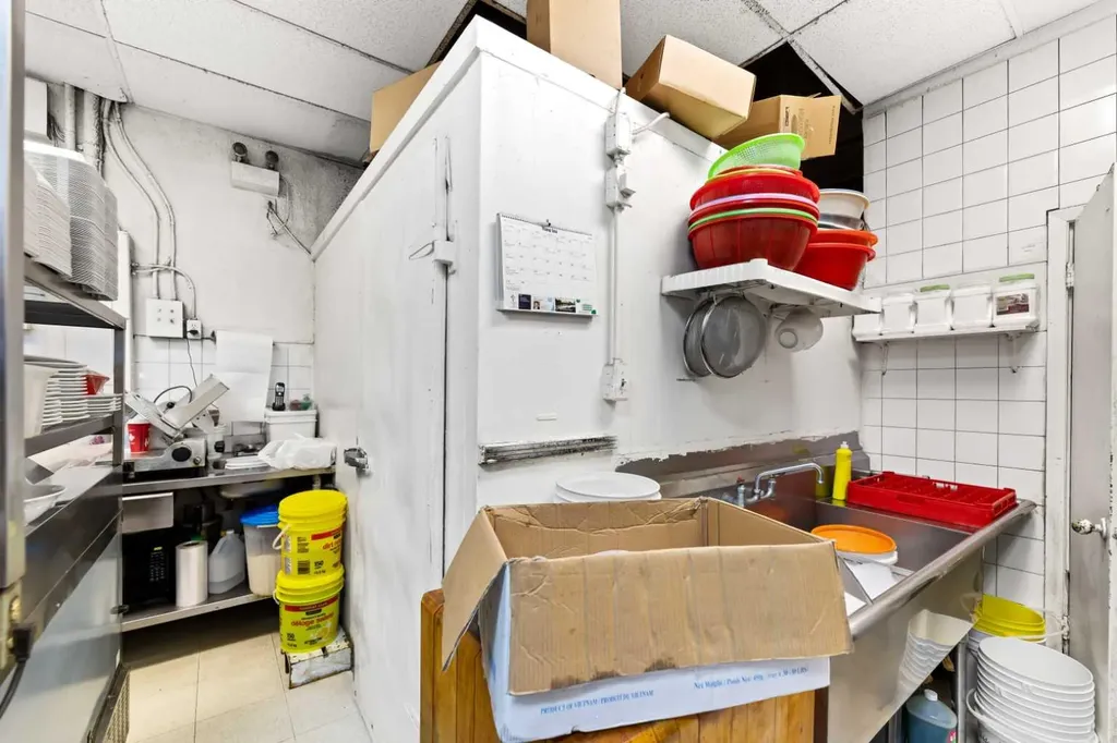 2066 18 Avenue NE Calgary AB T2E8N5