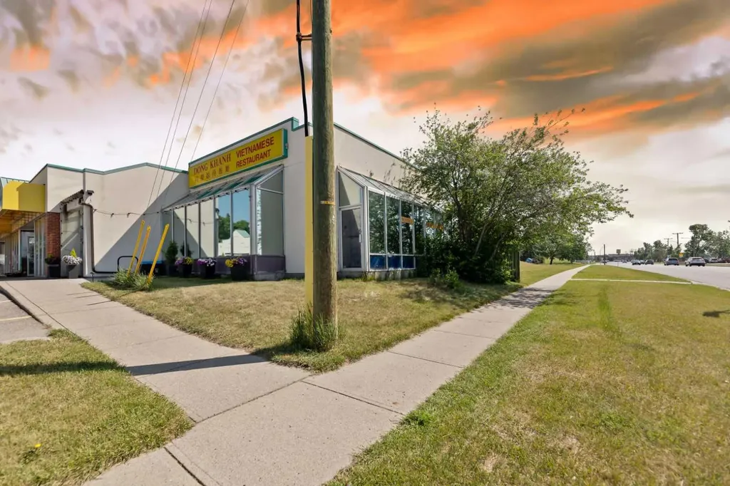 2066 18 Avenue NE Calgary AB T2E8N5