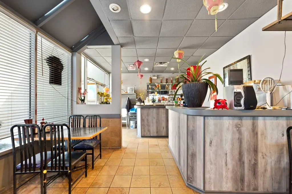 2066 18 Avenue NE Calgary AB T2E8N5