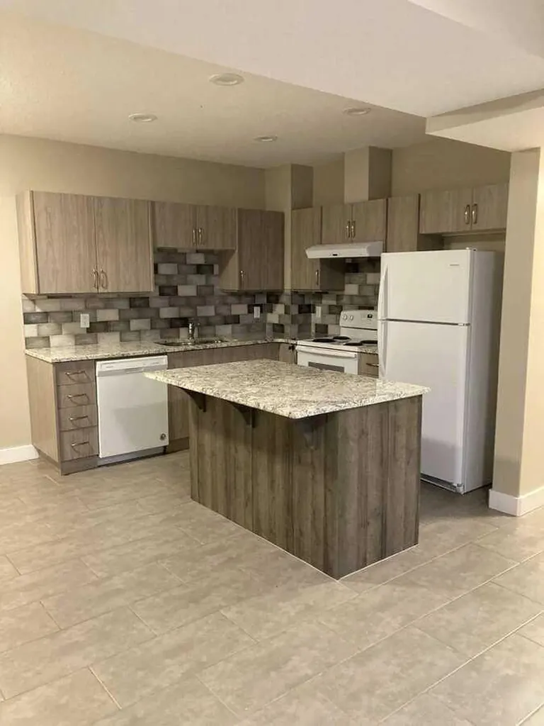 102 Aspenhill Drive Fort Mcmurray AB T9J 1E1