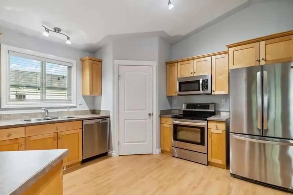 221 Ash Way Fort Mcmurray AB T9K0G2