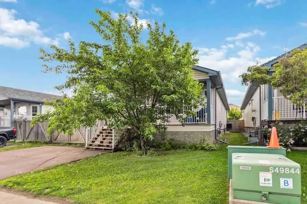 221 Ash Way Fort Mcmurray AB T9K0G2
