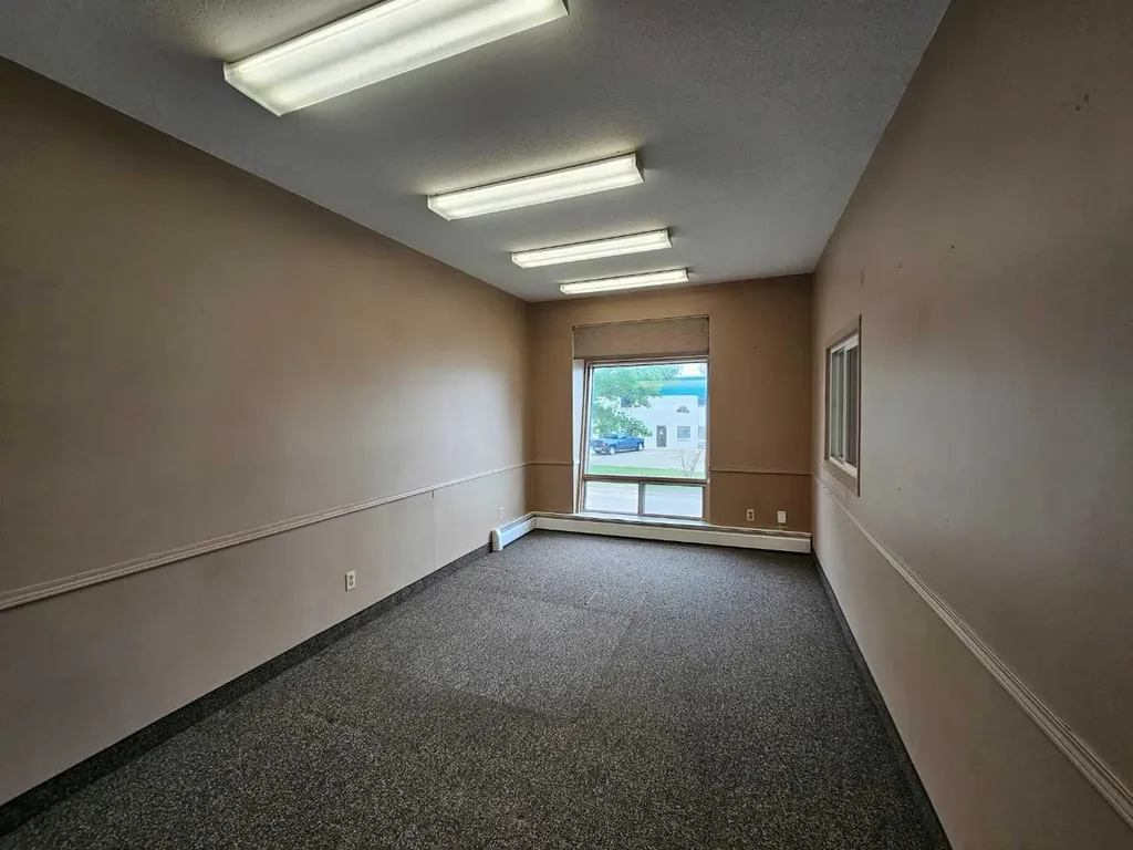 7836 49 Avenue Red Deer AB T4P 2B5