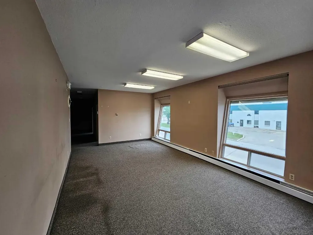 7836 49 Avenue Red Deer AB T4P 2B5