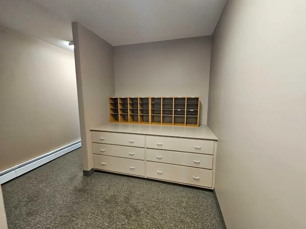 7836 49 Avenue Red Deer AB T4P 2B5