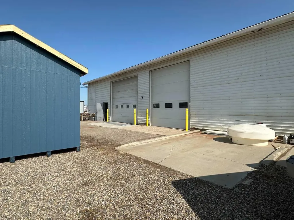 6002 60 Avenue Taber AB T1G 2C1