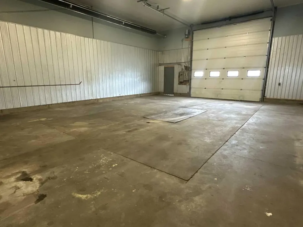 6002 60 Avenue Taber AB T1G 2C1