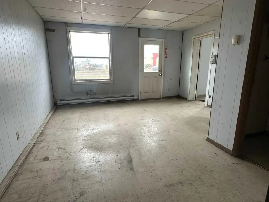 6002 60 Avenue Taber AB T1G 2C1