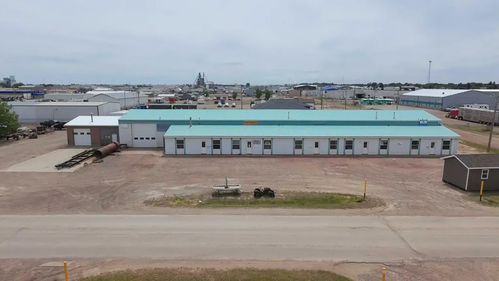 6002 60 Avenue Taber AB T1G 2C1