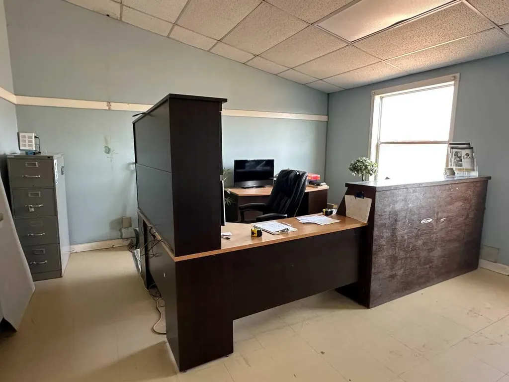 6002 60 Avenue Taber AB T1G 2C1