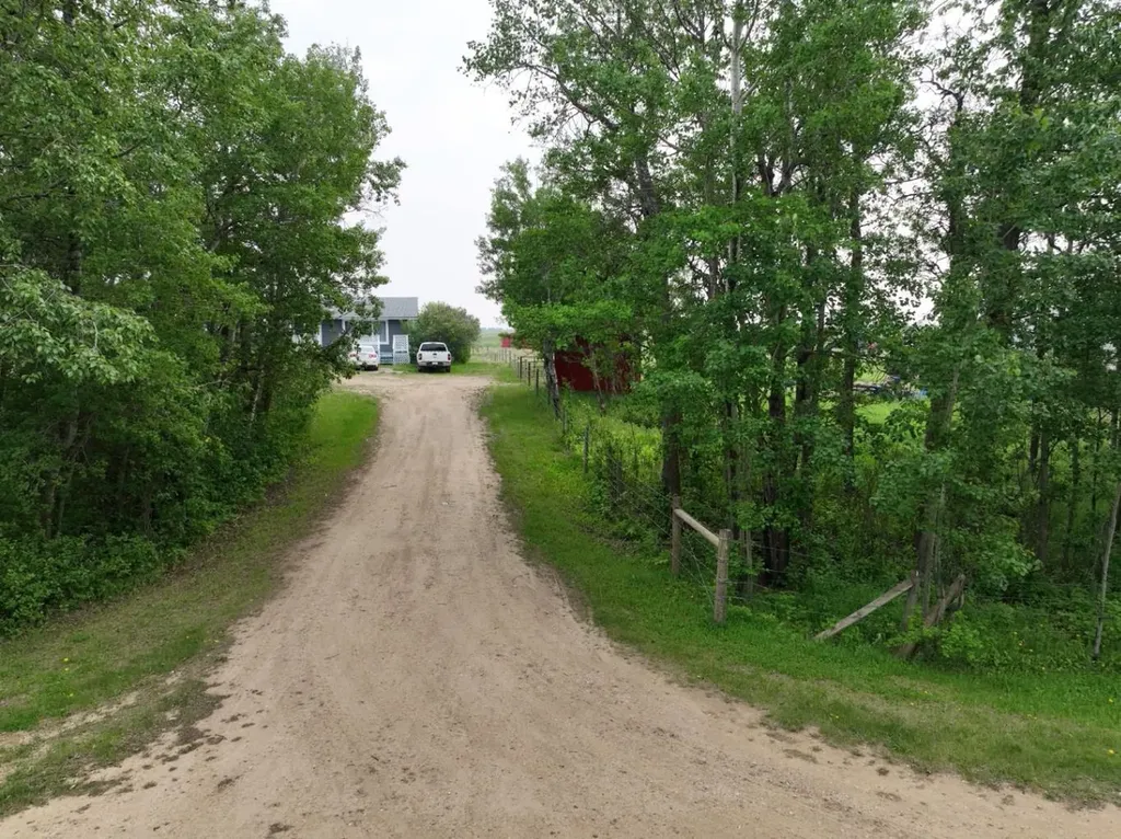 85057 90 Range Rural Two Hills No. 21 County Of AB T0B3K0
