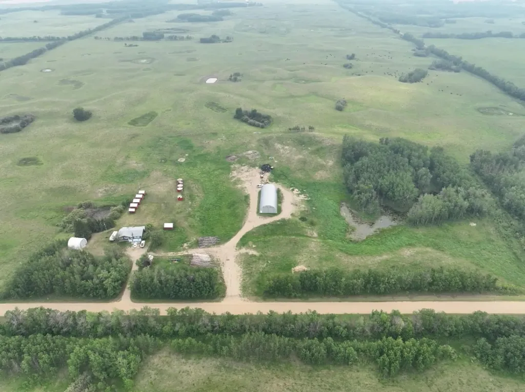 85057 90 Range Rural Two Hills No. 21 County Of AB T0B3K0