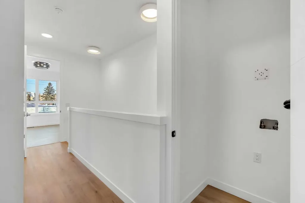 1524 29 Avenue SW Calgary AB T2T 1M3