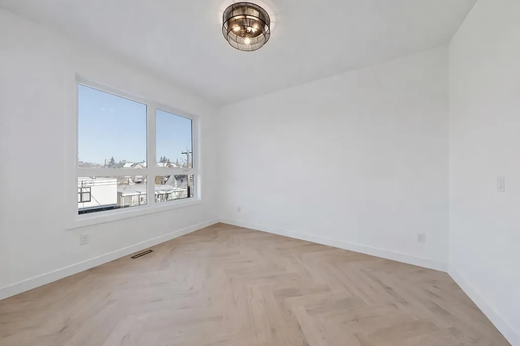 1524 29 Avenue SW Calgary AB T2T 1M3