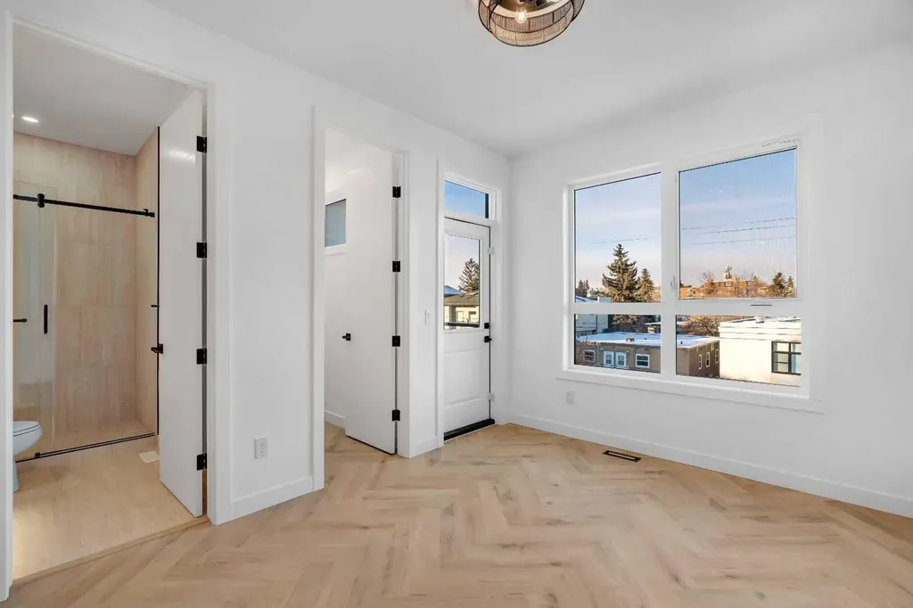 1524 29 Avenue SW Calgary AB T2T 1M3