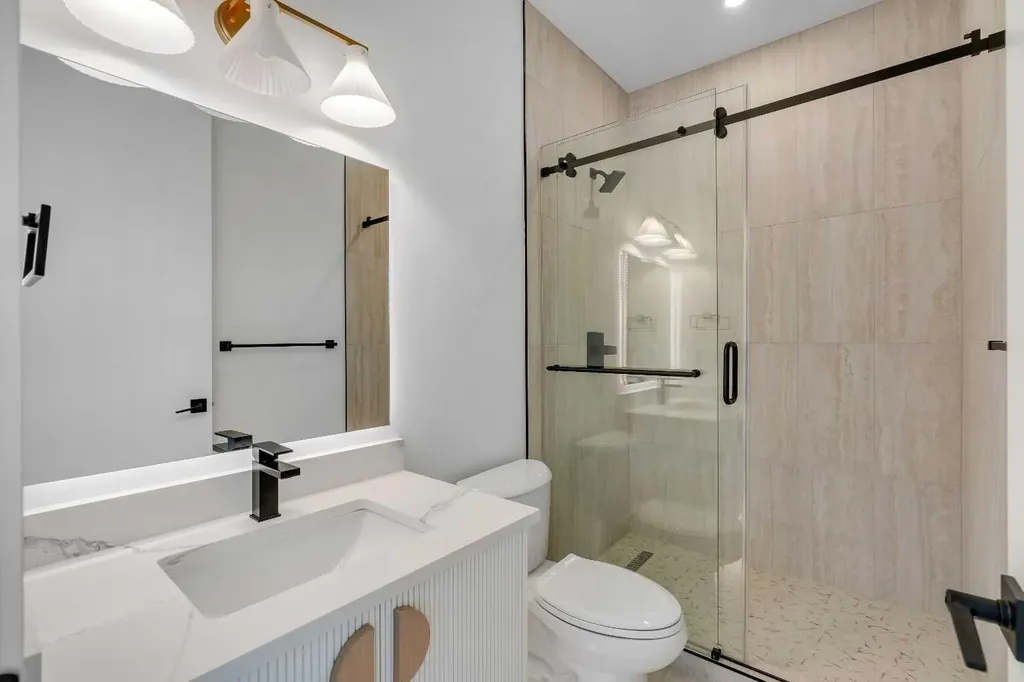 1524 29 Avenue SW Calgary AB T2T 1M3