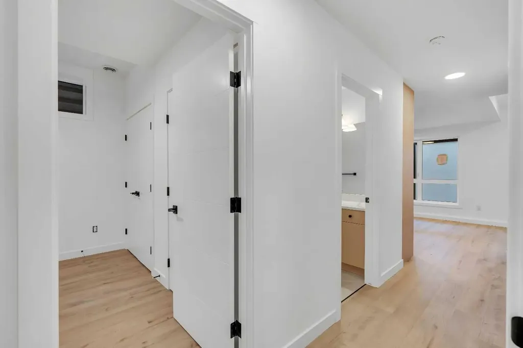 1524 29 Avenue SW Calgary AB T2T 1M3