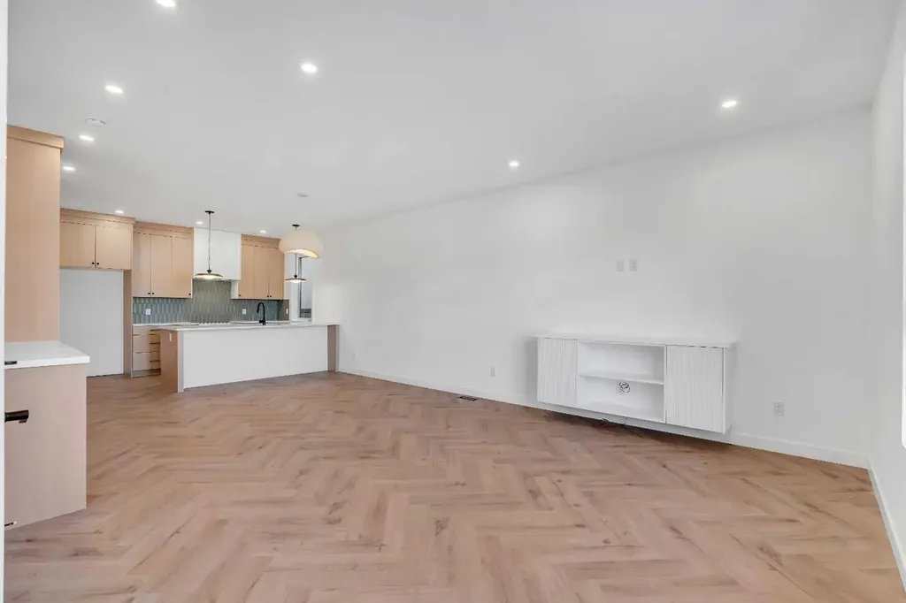 1524 29 Avenue SW Calgary AB T2T 1M3