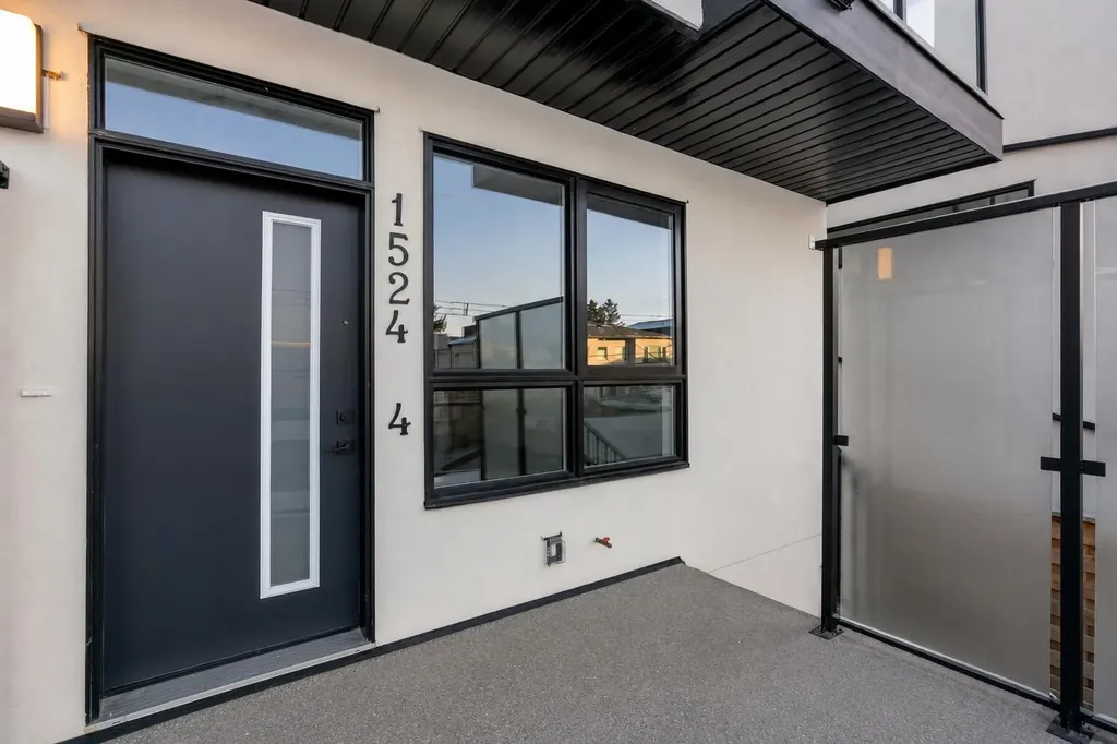 1524 29 Avenue SW Calgary AB T2T 1M3