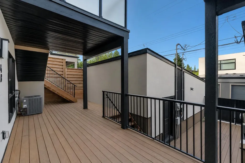 1524 29 Avenue SW Calgary AB T2T 1M3