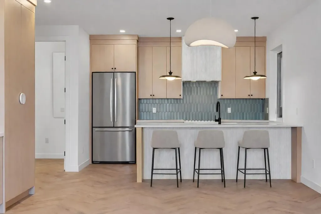 1524 29 Avenue SW Calgary AB T2T 1M3